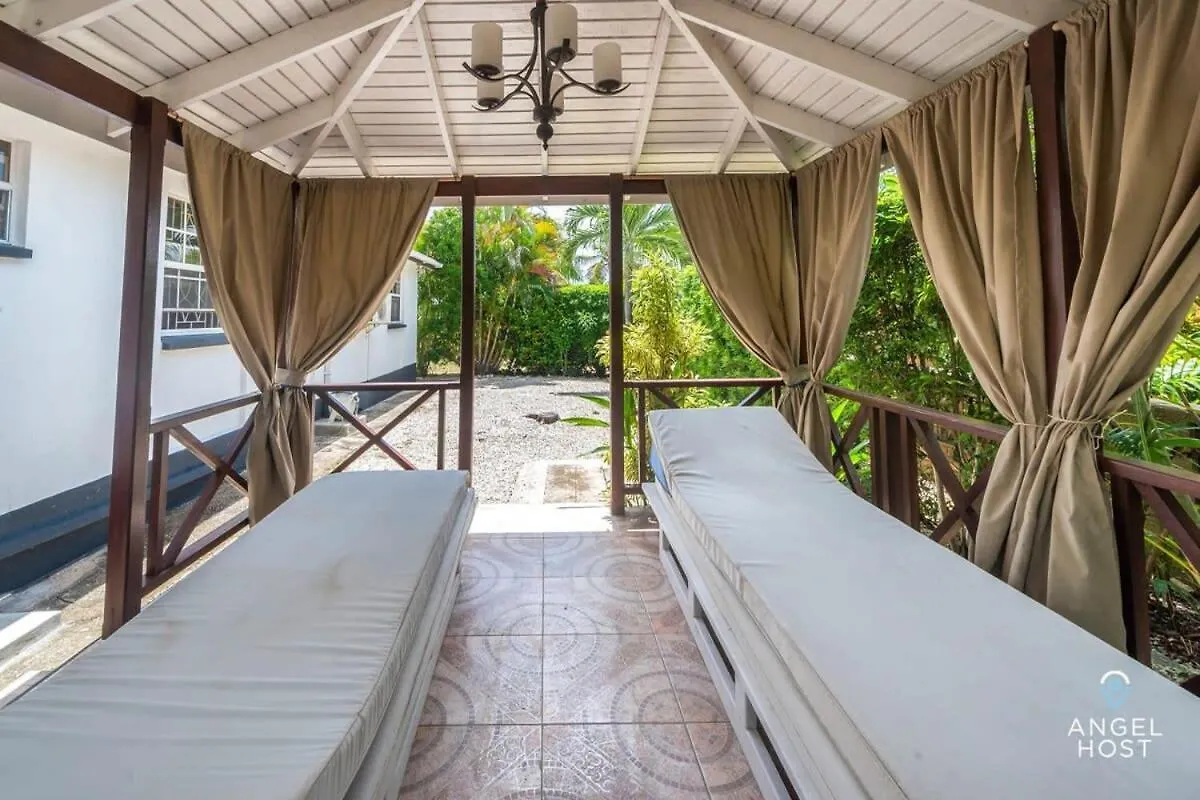 Beachy Cottage I Kitchen I Wi-Fi I Shaded Cabana I Parking サンフィリップ 0*,