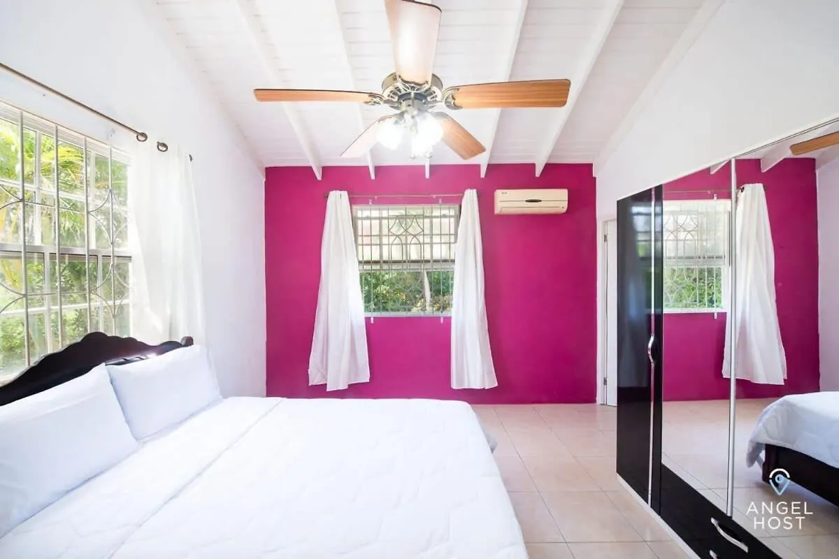 Holiday home Beachy Cottage I Kitchen I Wi-Fi I Shaded Cabana I Parking Saint Philip