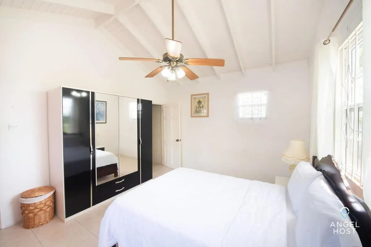 Beachy Cottage I Kitchen I Wi-Fi I Shaded Cabana I Parking Saint Philip Barbados