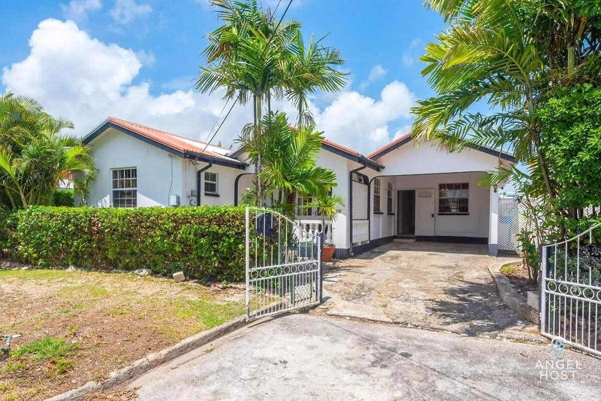 Holiday home Beachy Cottage I Kitchen I Wi-Fi I Shaded Cabana I Parking Saint Philip